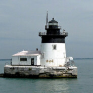 True Cost of Buying a Cheap Lighthouse? That Should Be Visible a Mile Away