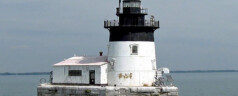 True Cost of Buying a Cheap Lighthouse? That Should Be Visible a Mile Away